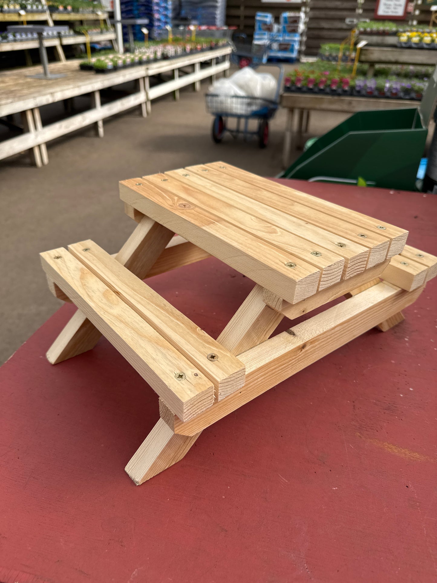 Small Wooden picnic table Pot Stand