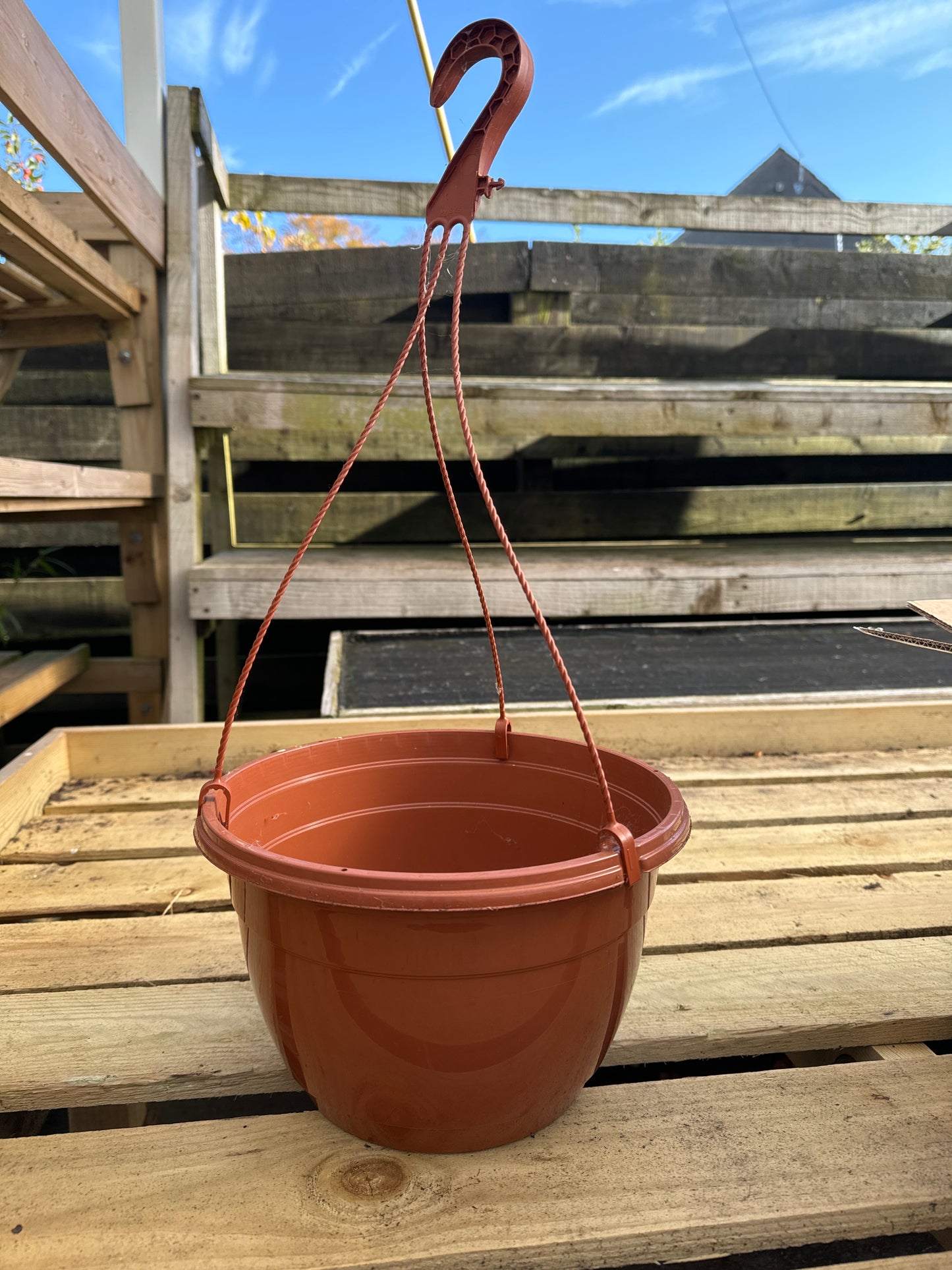 Teku Plastic Hanging Basket - TERRACOTTA - 6Ltr